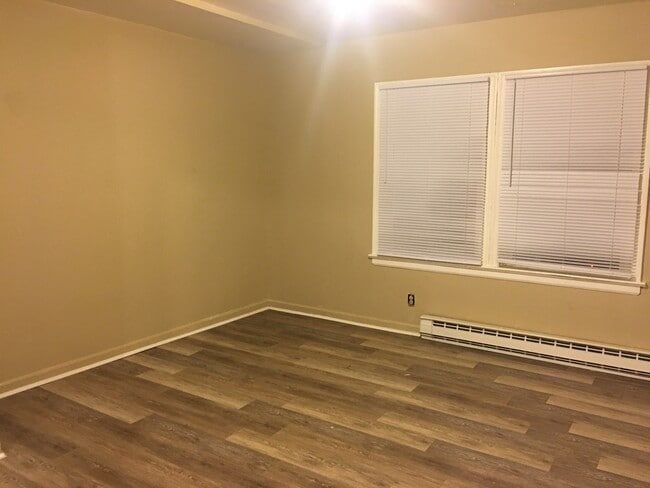 Photo - GREAT LOWER SOUTH HILL STUDIO , CLOSE TO HUCKLEBERRY MARKET Unit 1503-2