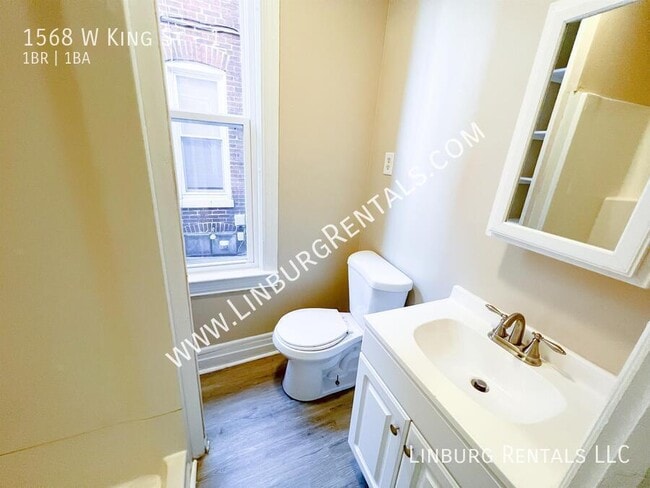 Building Photo - 1568 W King St Unit 1