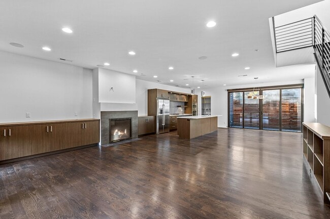 Photo - 203 S Marion St Pkwy