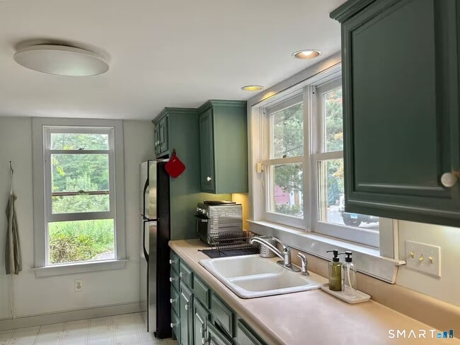 Photo - 895 Tolland Stage Rd