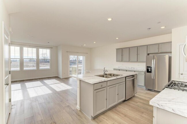 Photo - 5956 Hawkweed Dr Unidad 5956