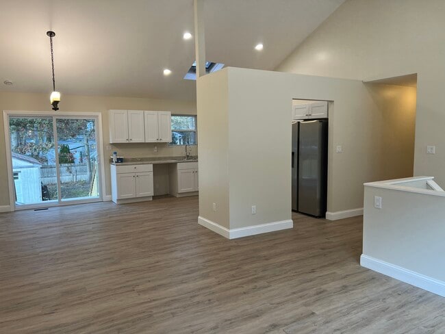 Photo - 31 Beach Ln