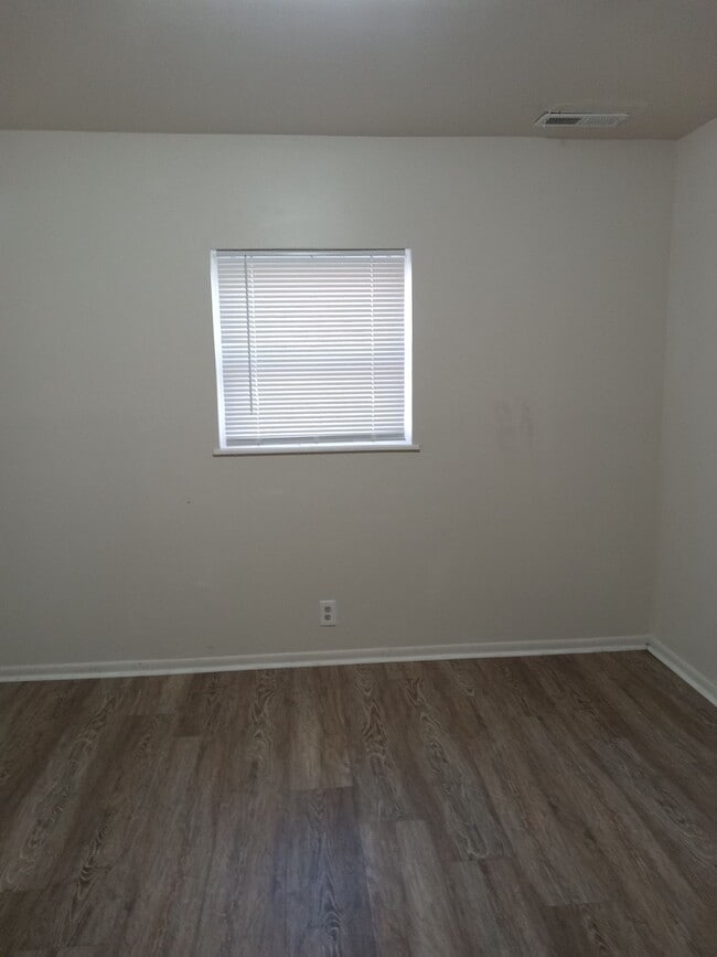 Photo - 913 Summit St Unidad 01