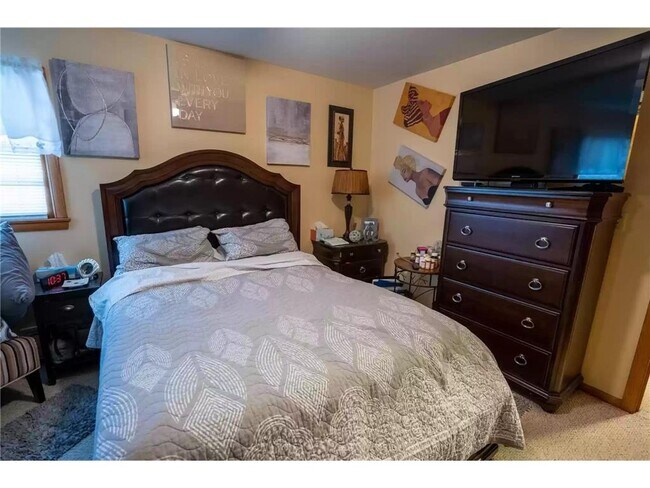 Photo - 2700 W 66th St