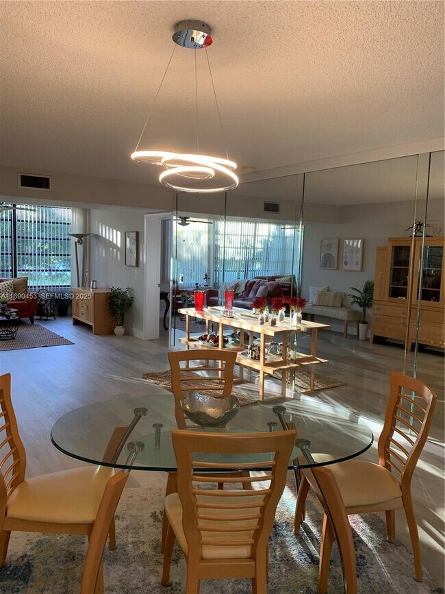 Photo - 1709 Whitehall Dr Unit 206