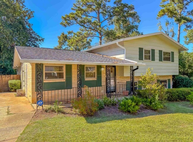 Photo - 810 Devon Dr