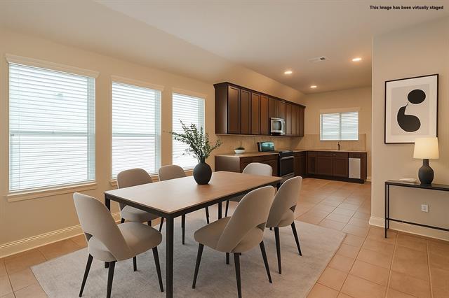 Photo - 616 England St