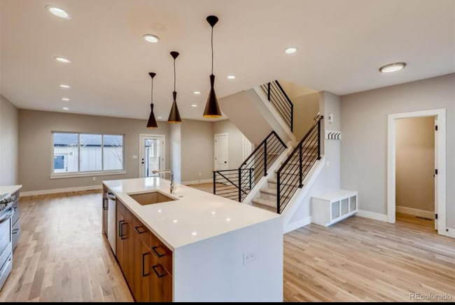 Building Photo - 4637 S Lincoln St Rental
