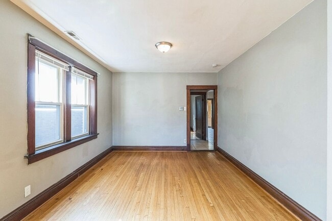 Photo - 5512-5514 S Grand Blvd Unit 5514 S Grand Blvd - Upper