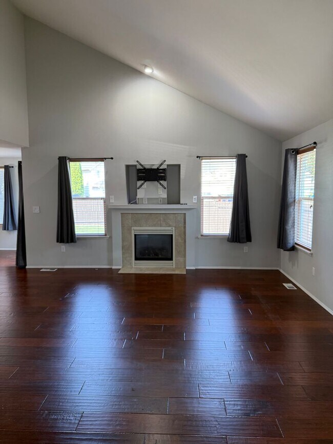 Photo - Located in the Heart of Maple Valley