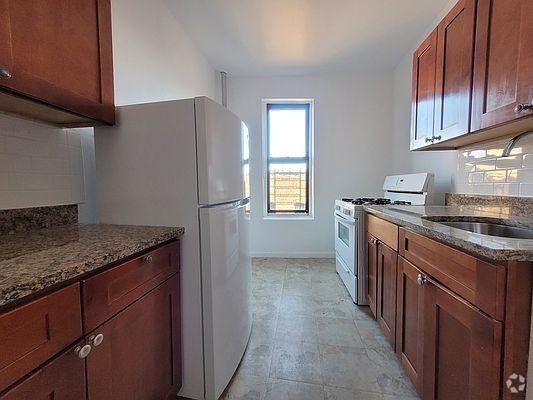 Building Photo - 1 bedroom in BRONX NY 10457 Unit 2A Rental