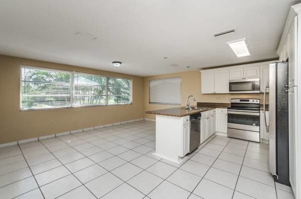 7400 Cherry Laurel Dr