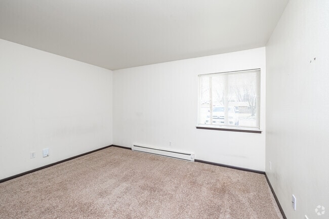 1BR, 1BA - 700SF - Bedroom