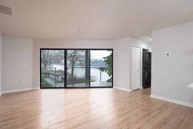 Photo - Modern Waterfront Living at The McCormick Pier! Call TODAY to schedule a tour! 503-664-4101