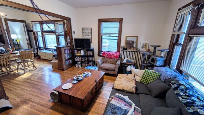 Photo - 2 Bedroom Apartment in Prospect Park - Available September 1st! Unidad 4