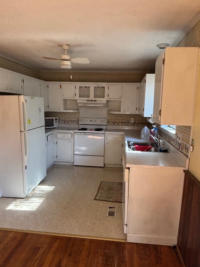 Photo - 234 Middle Rd