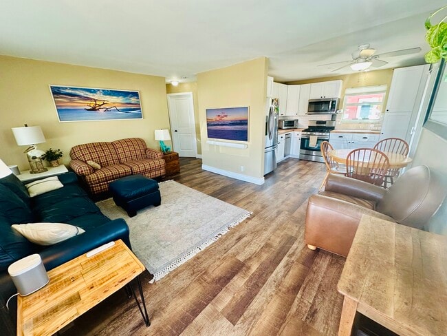 1236 Rosemary Ln Unit B
