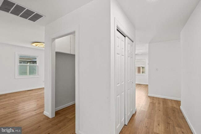 Photo - 29 Hinsdale Ln