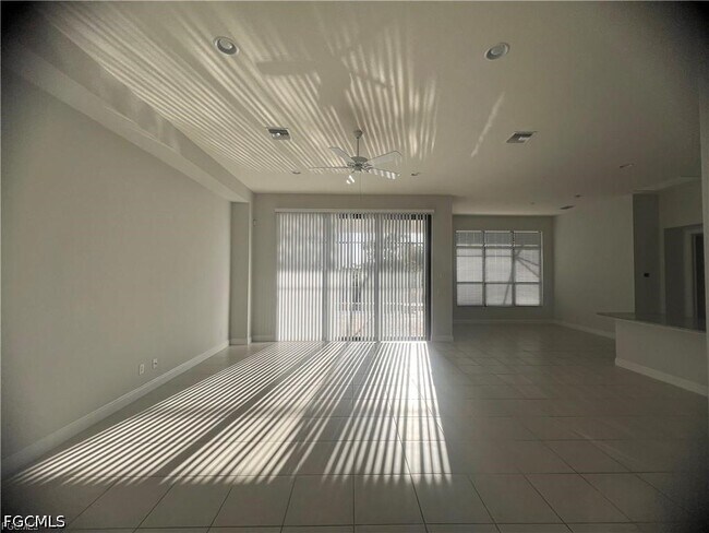 Photo - 305 NE 19th Pl