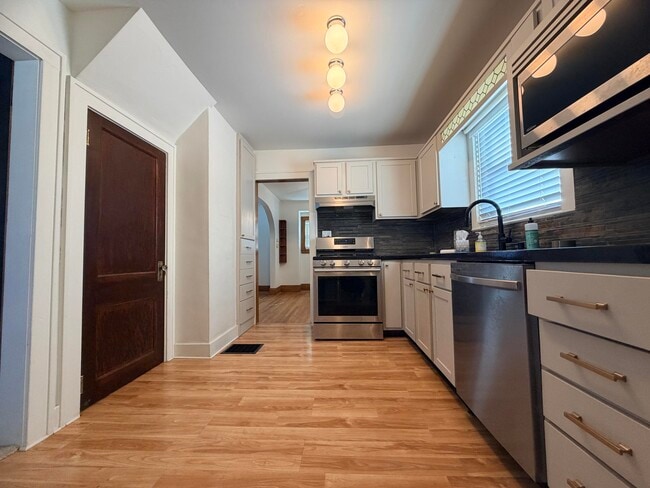 Photo - 45 Wallinwood Ave NE