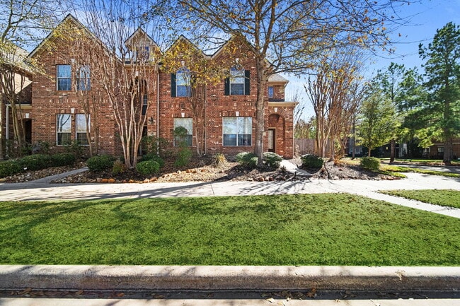 Building Photo - Exceptionally well-maintained Sterling Ridge Townhome boasts an array of desirable features!