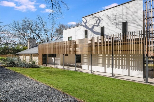 Building Photo - 3404 Rivercrest Dr