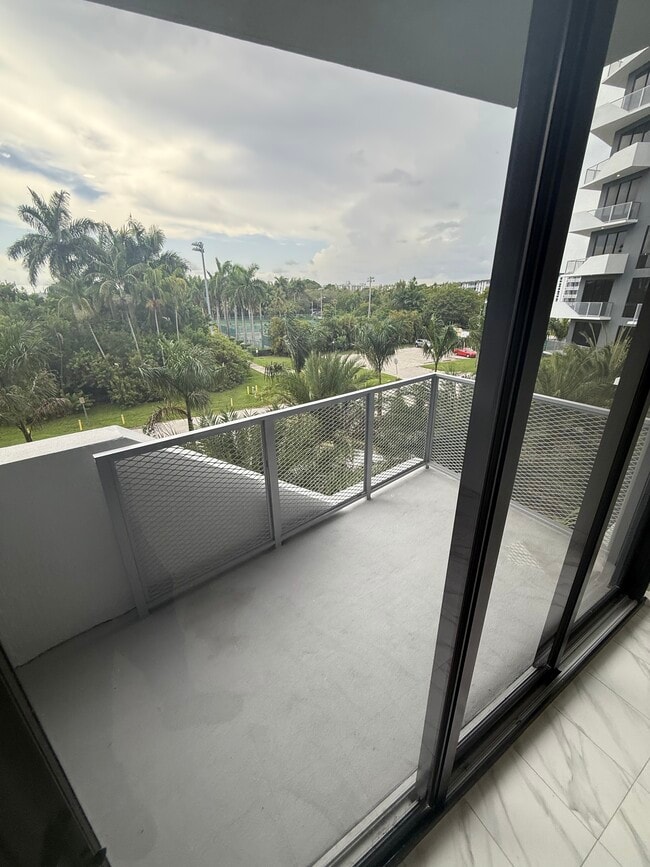 Photo - 2507 NE 182nd St Unit A2