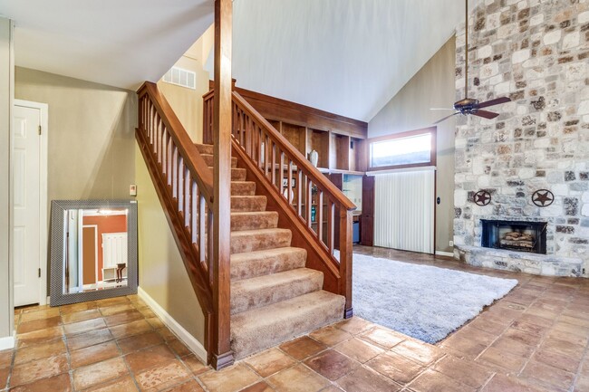 Photo - BEAUTIFUL GARDEN HOME IN RIVER OAKS