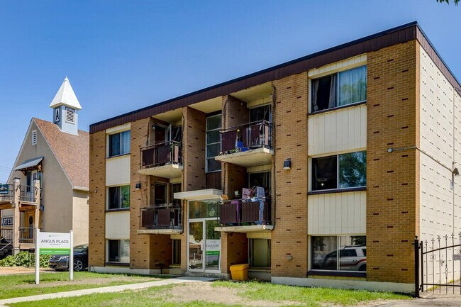 Photo - Angus Place