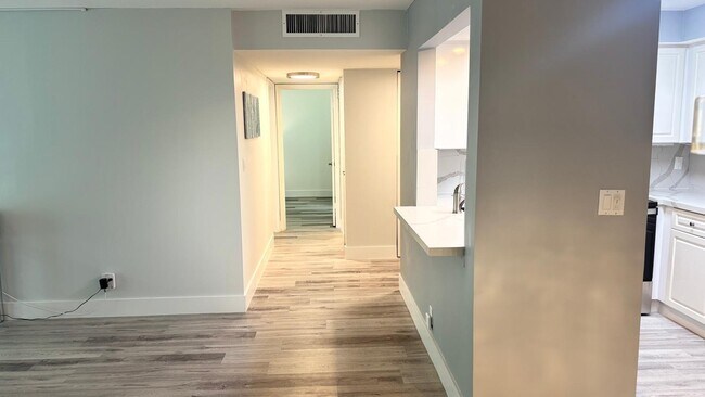 Photo - 1301 River Reach Dr Unidad 111