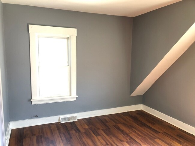 Photo - 5 BED 2 BATH SINGLE FAMILY HOME IN DETROIT-SHOREWAY NEIGHBORHOOD!