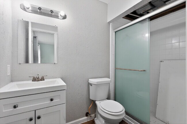 Photo - 3BR/2BA Houston Home — Bright, Spacious & Move-In Ready with Spacious Backyard