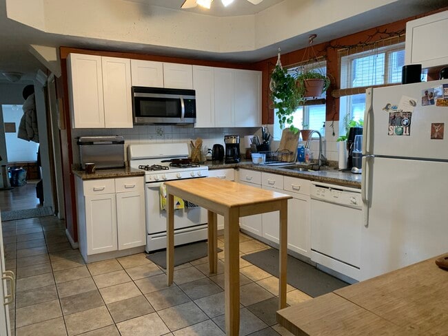 Building Photo - 287 Alewife Brook Pky Unit 2