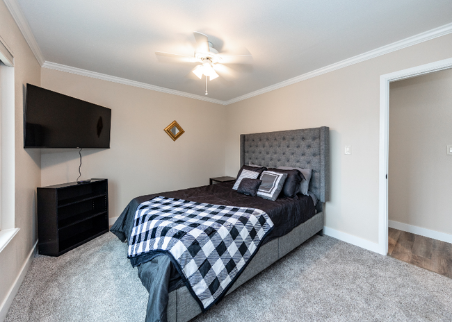 Building Photo - 2068 Fernwood Dr Rental
