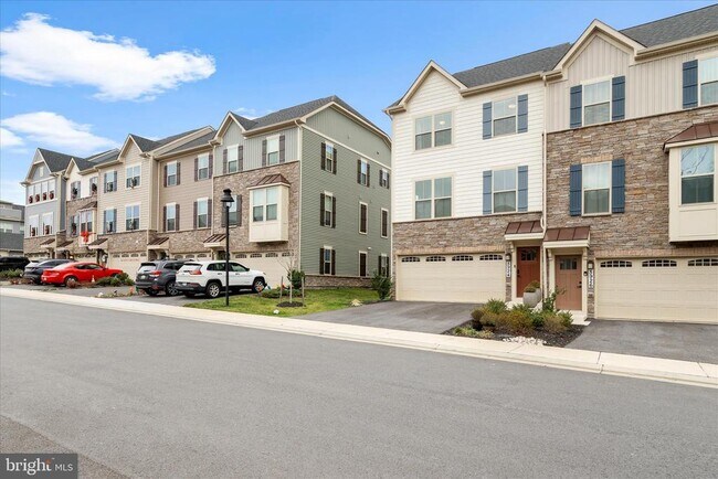 Photo - 5924 Pecking Stone St