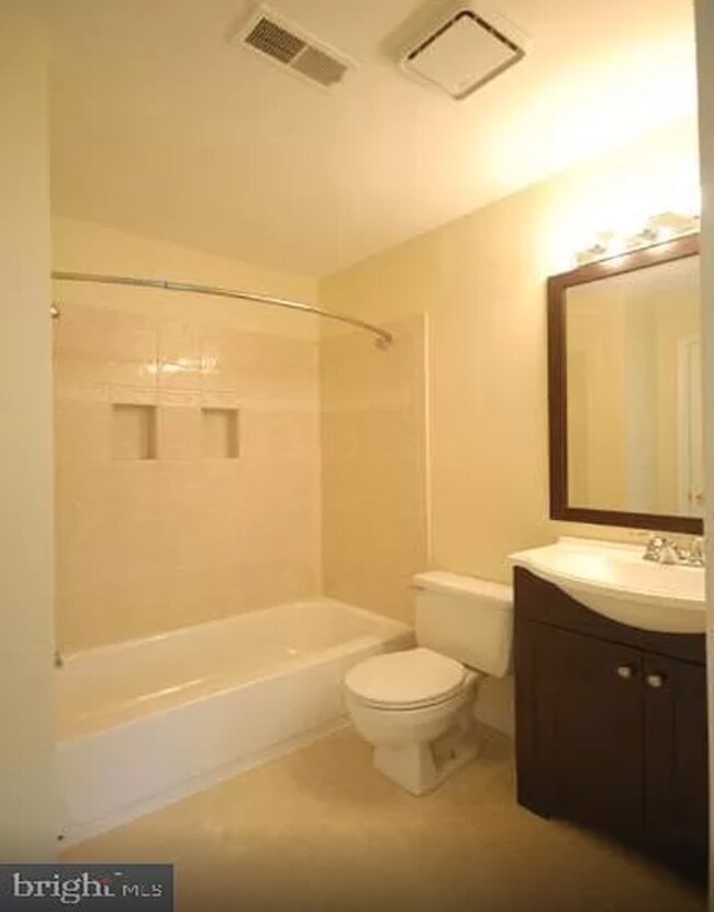 Photo - 1649 Carriage House Ter