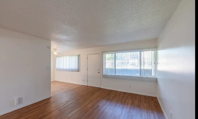 Photo - 511 E Sahara Ave Unidad B103