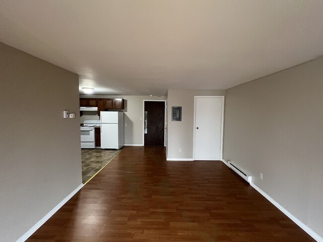 Photo - Williams Court Apartments