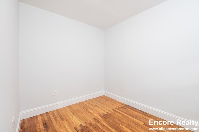 Photo - 49 Worthington St Unidad 28