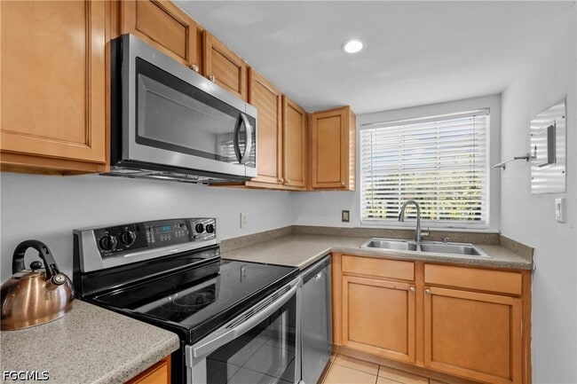 864 Courtington Ln