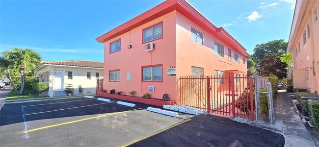 Building Photo - 744 85th St Unit 4