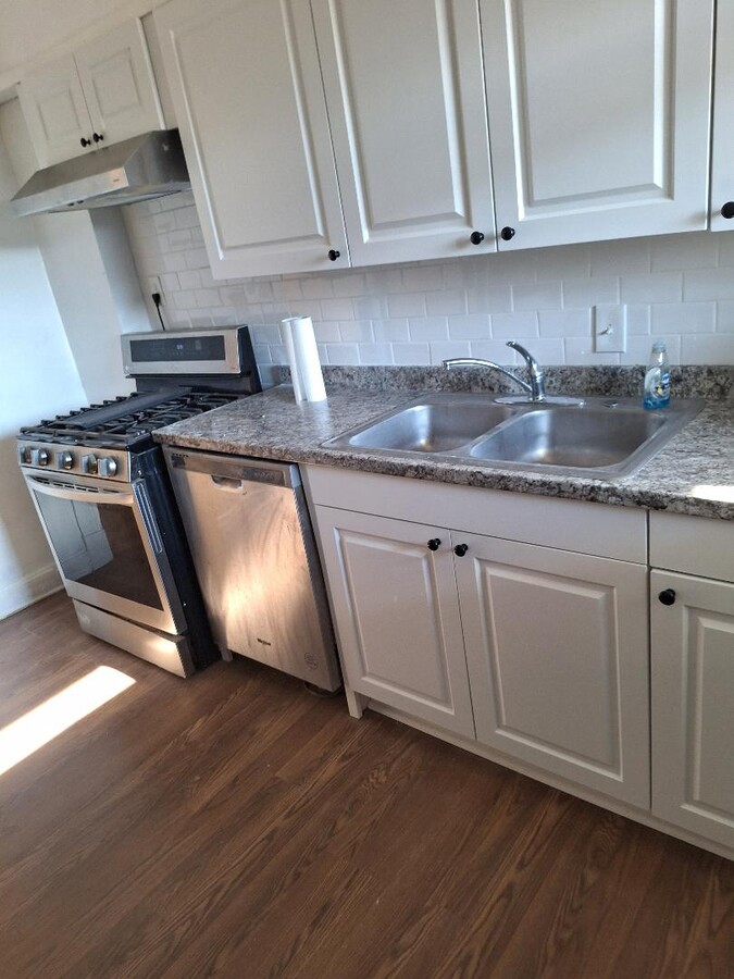 Photo - 1533 Homestead St