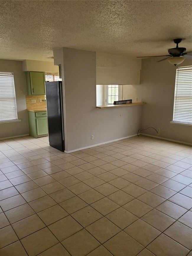 Building Photo - 5700 Cherry Park Unit A
