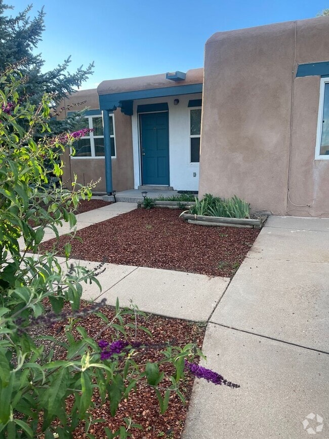 Building Photo - Newly updated & Ready to move in - 3 bdr, ... Rental