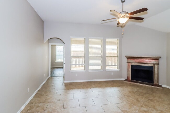 Photo - 1913 Chimney Dr