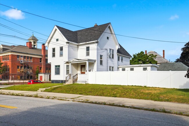 Building Photo - 247 Jewett St Unit 2