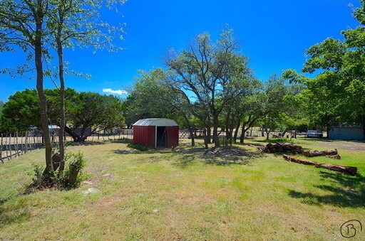 Photo - Nice Country living!