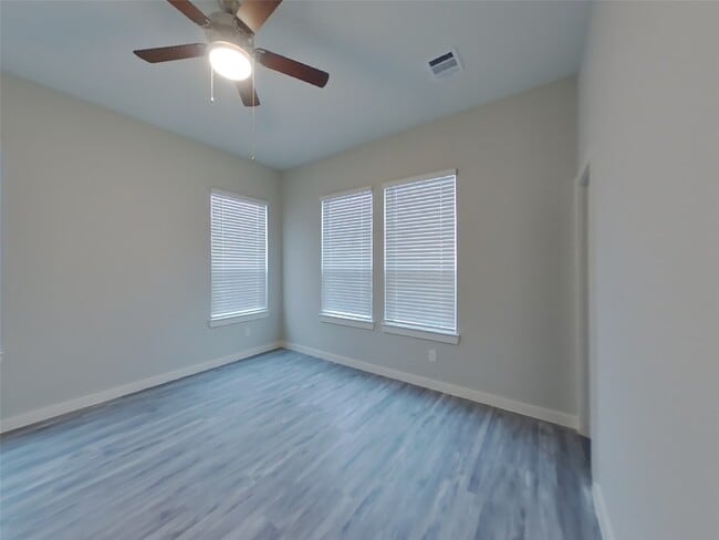 Photo - 9835 Willow Creek Commerce Dr