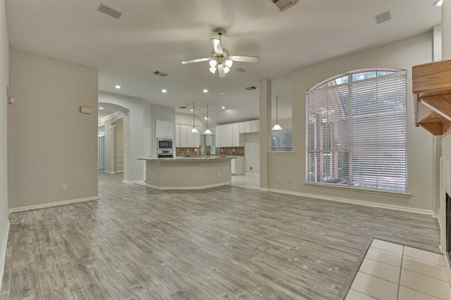 Building Photo - 51 S Crossed Birch Pl