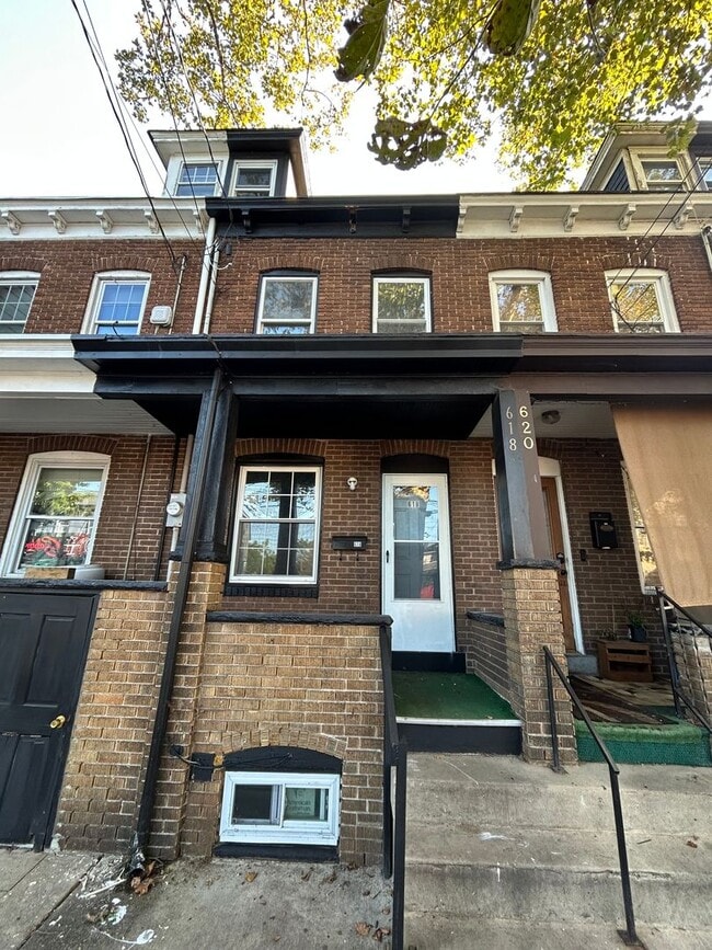 Building Photo - 618 Washington St Rental